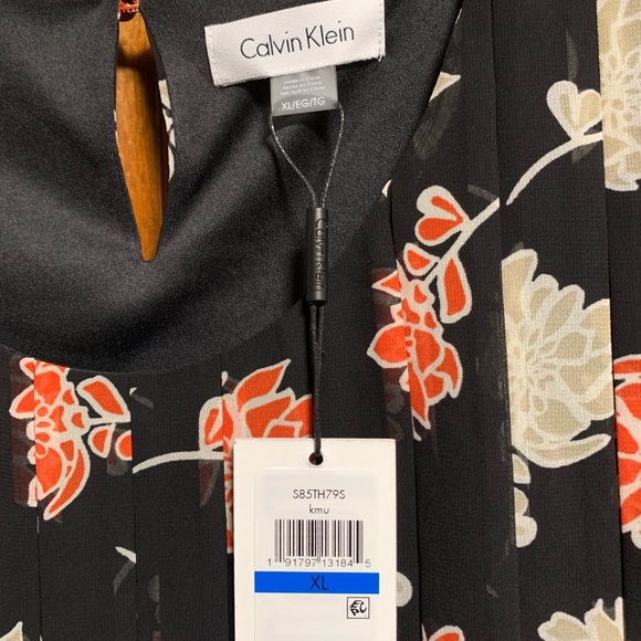 NWT! Beautiful Calvin Klein Sleeveless Top - Picture 2 of 4